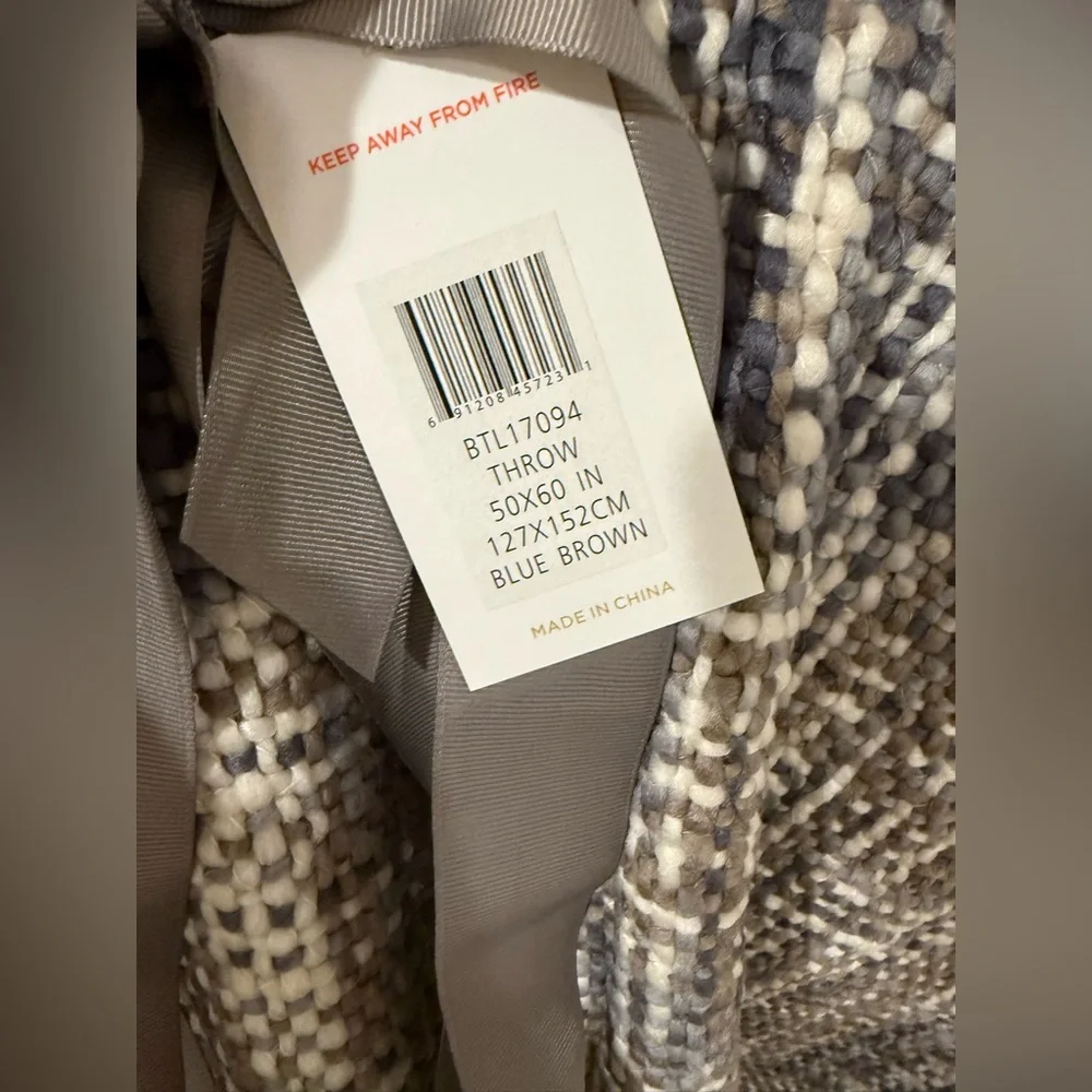 NWT Gorgeous Marled Knit Cotton Throw Blanket